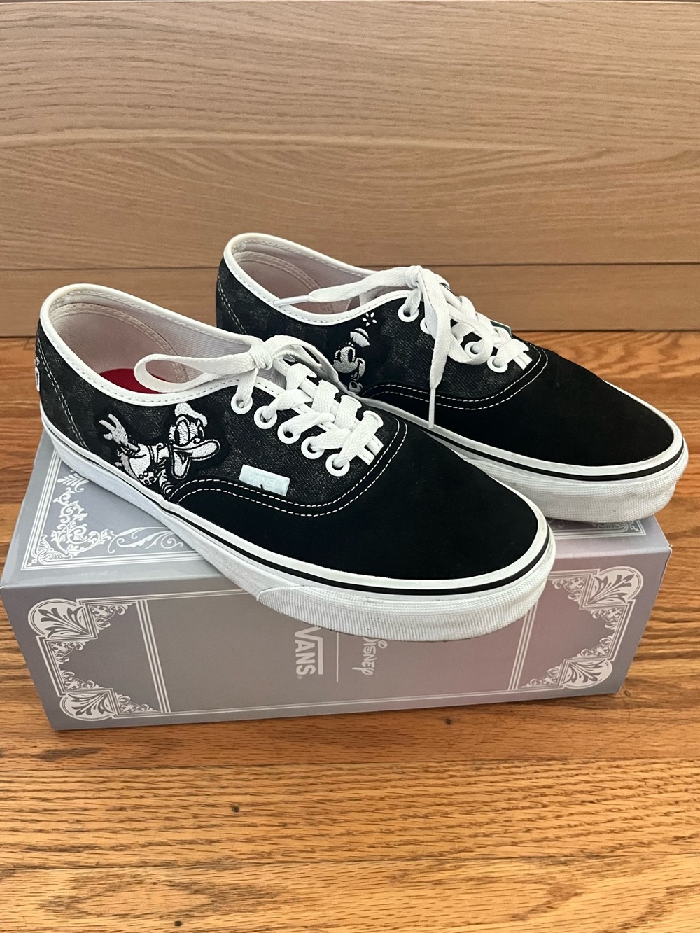 Vans Disney 100 Mickey Mouse Low Top Sneakers Sz M 7.5, W 9